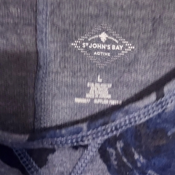 𝅺ST. John's Bay Womens blue floral Crew Neck top size Large - Picture 3 of 3